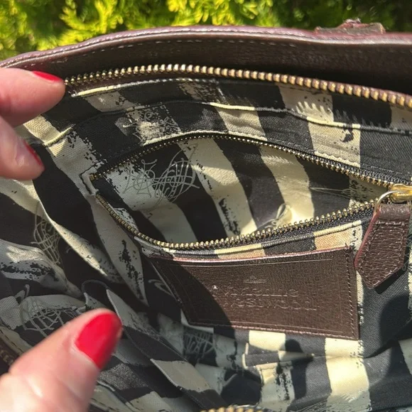 GUC Vivienne Westwood Executive Dark Brown Handbag ( shoulder strap missing) - Picture 10 of 13